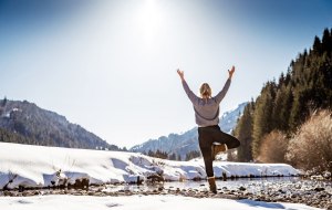 Yoga im Winter im Schnee © Allgäu GmbH